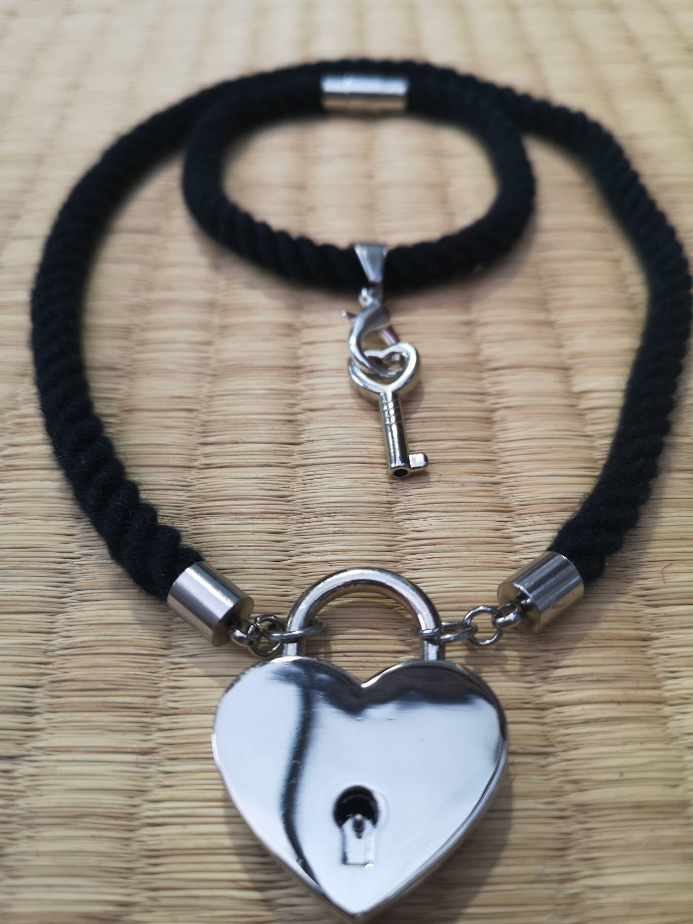 Black bamboo locking rope collar and bracelet - RebornRopes