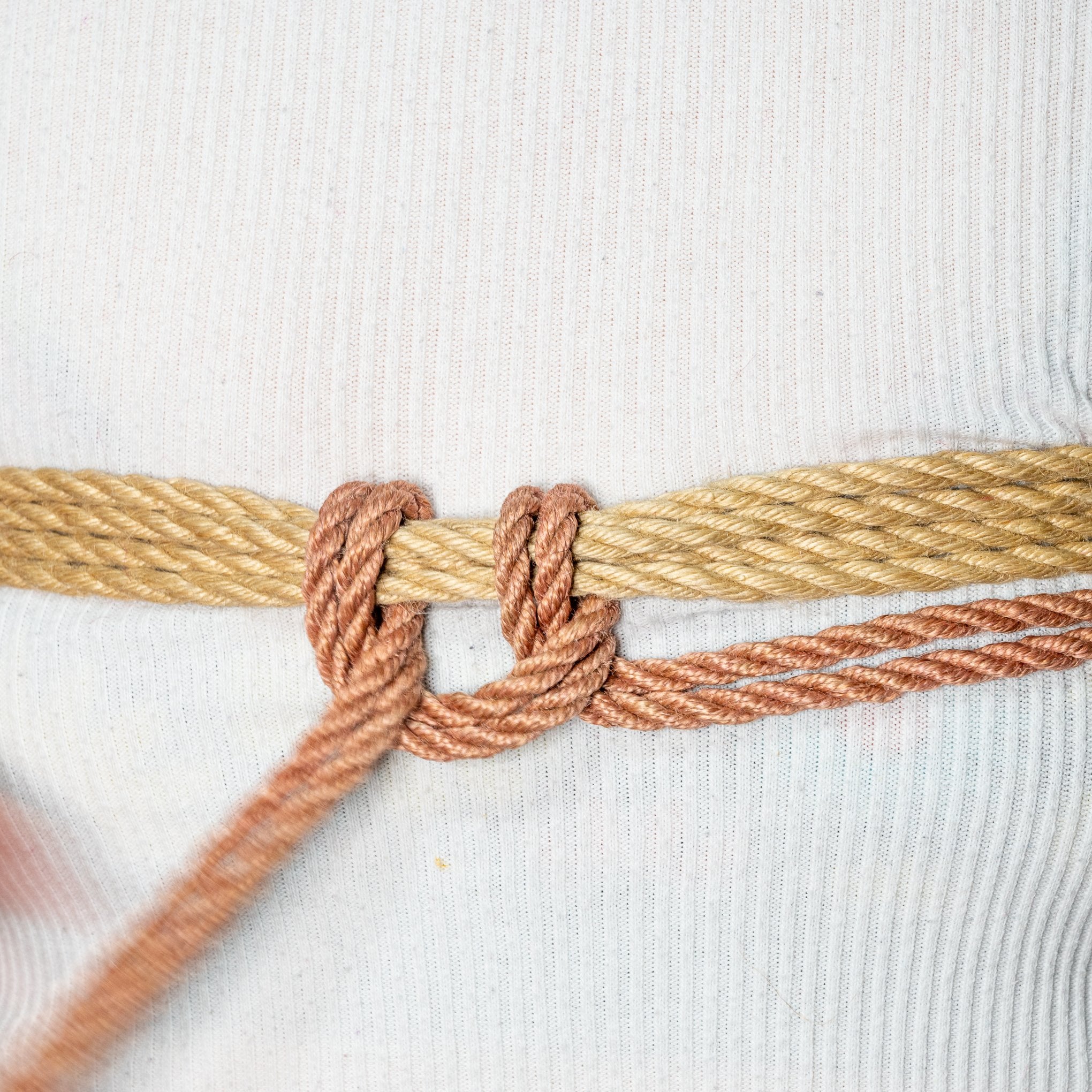 Shibari tutorial half-hitch : Reborn Rope