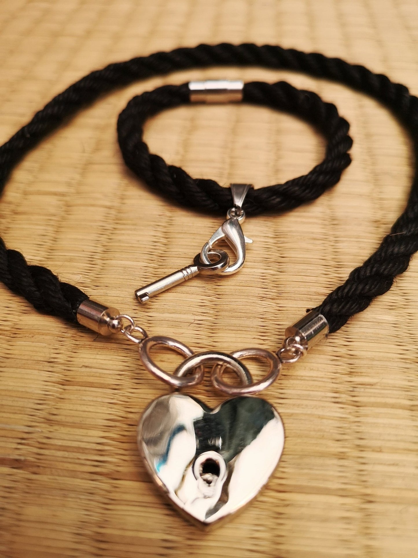 Shibari locking rope collar made with Black jute rope - RebornRopes