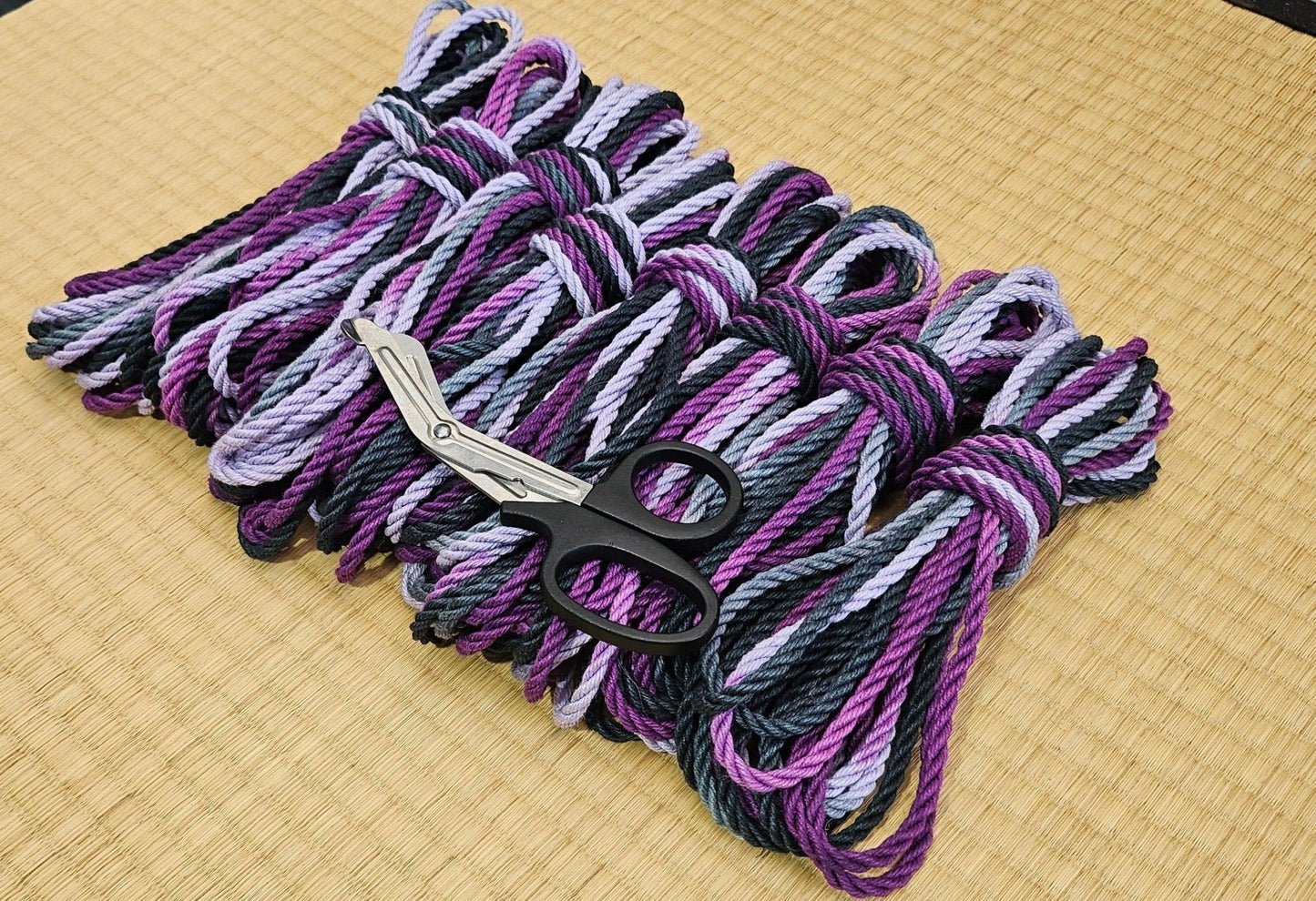 Shibari Rope. Hemp 'Kyrins' 8 meter (26ft) 6mm Diameter. Vegan - friendly handmade bondage rope. - RebornRopes
