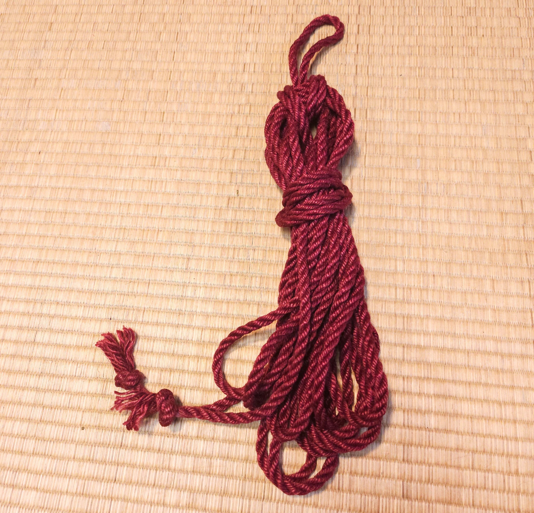 Shibari rope hank figure of 8 lock