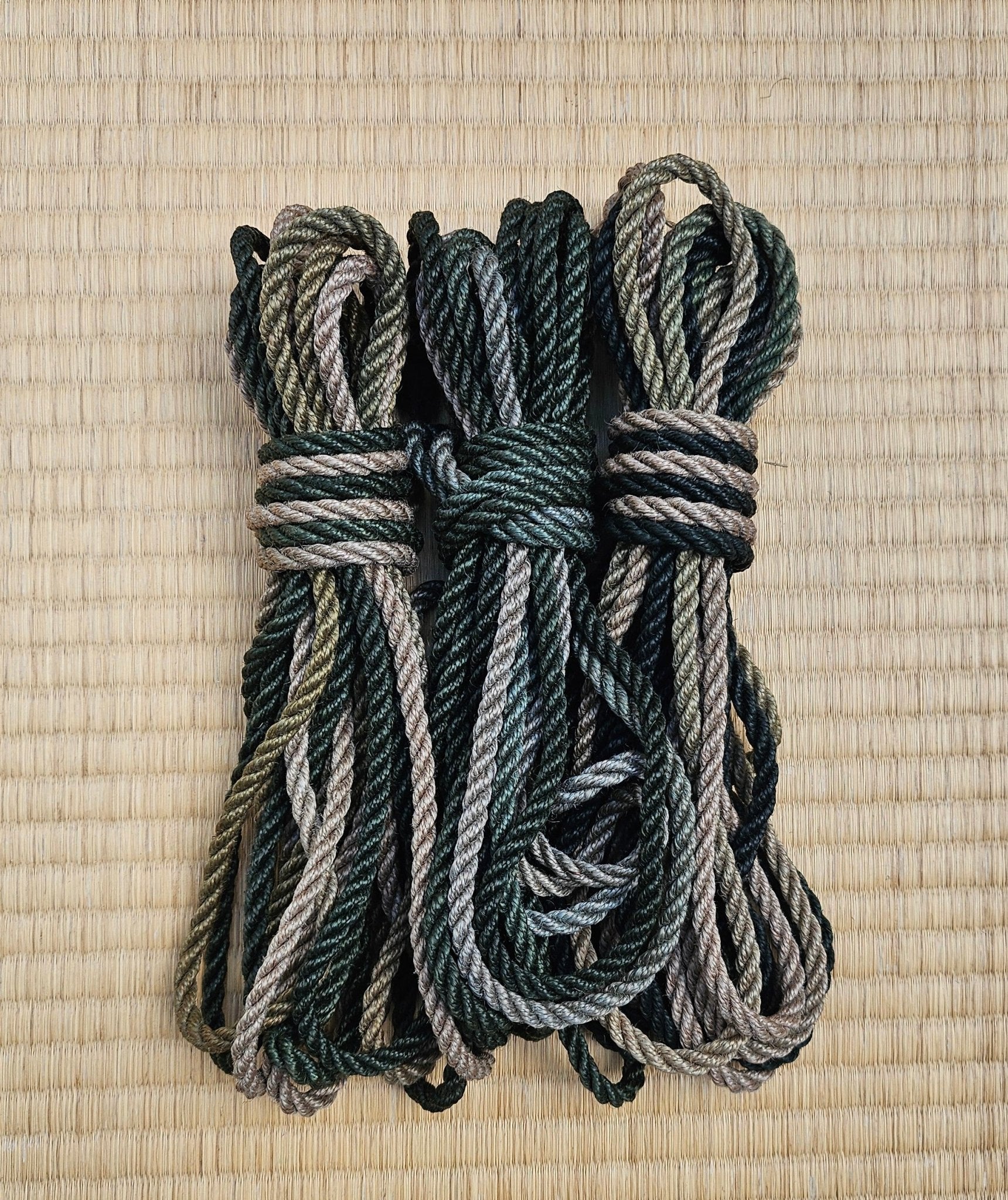 Green ombre Hand-Dyed Soft Jute Rope, 8m/26ft, 5.5mm – RebornRopes