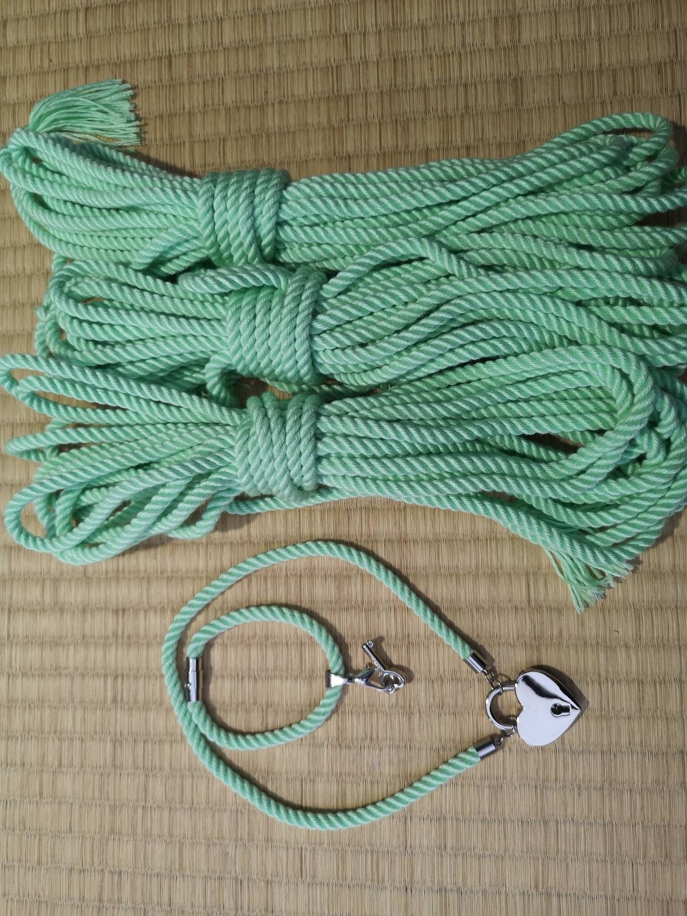 Mint bamboo locking rope collar and bracelet. - RebornRopes