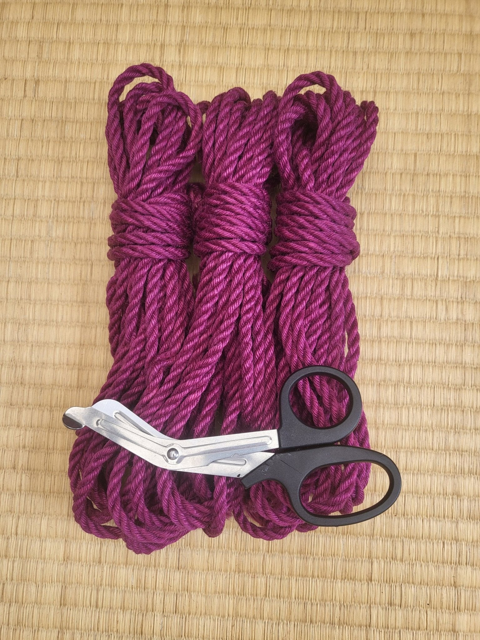 Raspberry Hemp Rope Raspberry Pink Jute Shibari Bondage Rope. – RebornRopes