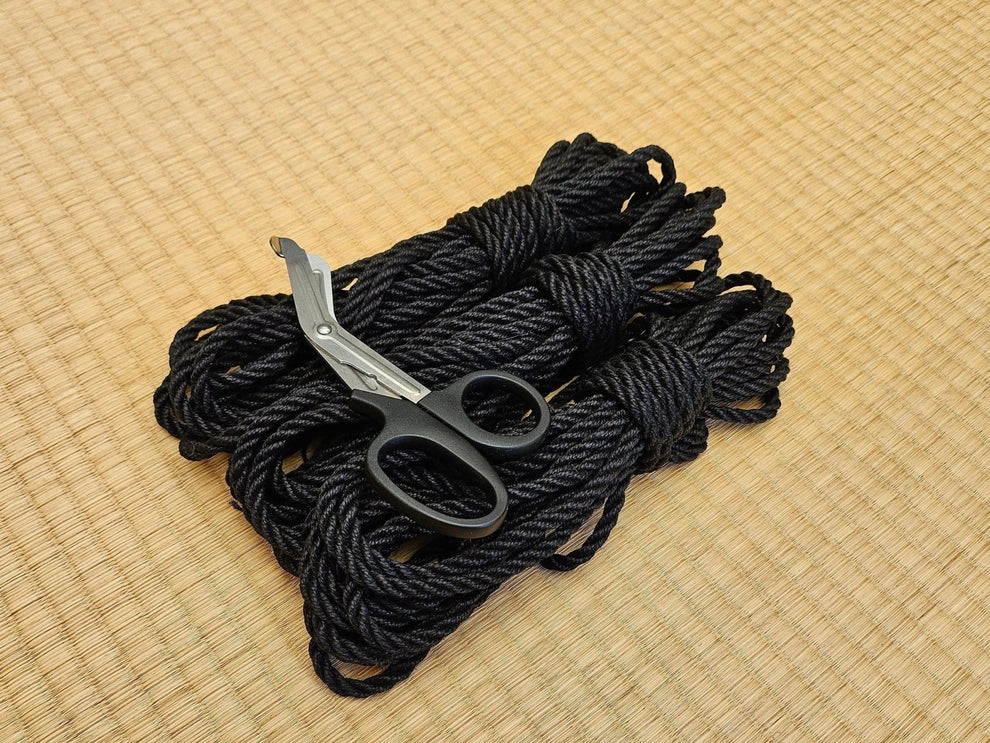 Sabry Rope Raven Black 2-Ply Jute Shibari Rope- Ready to use – RebornRopes