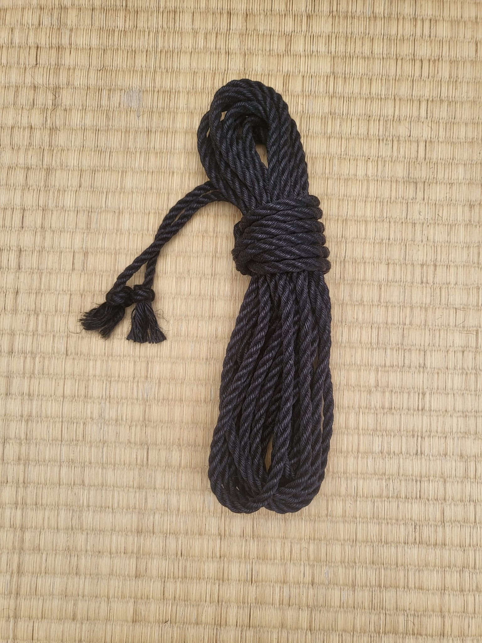 Ebi Rope Raven Black Jute Shibari Rope - Skin Safe, Ready to Use – RebornRopes